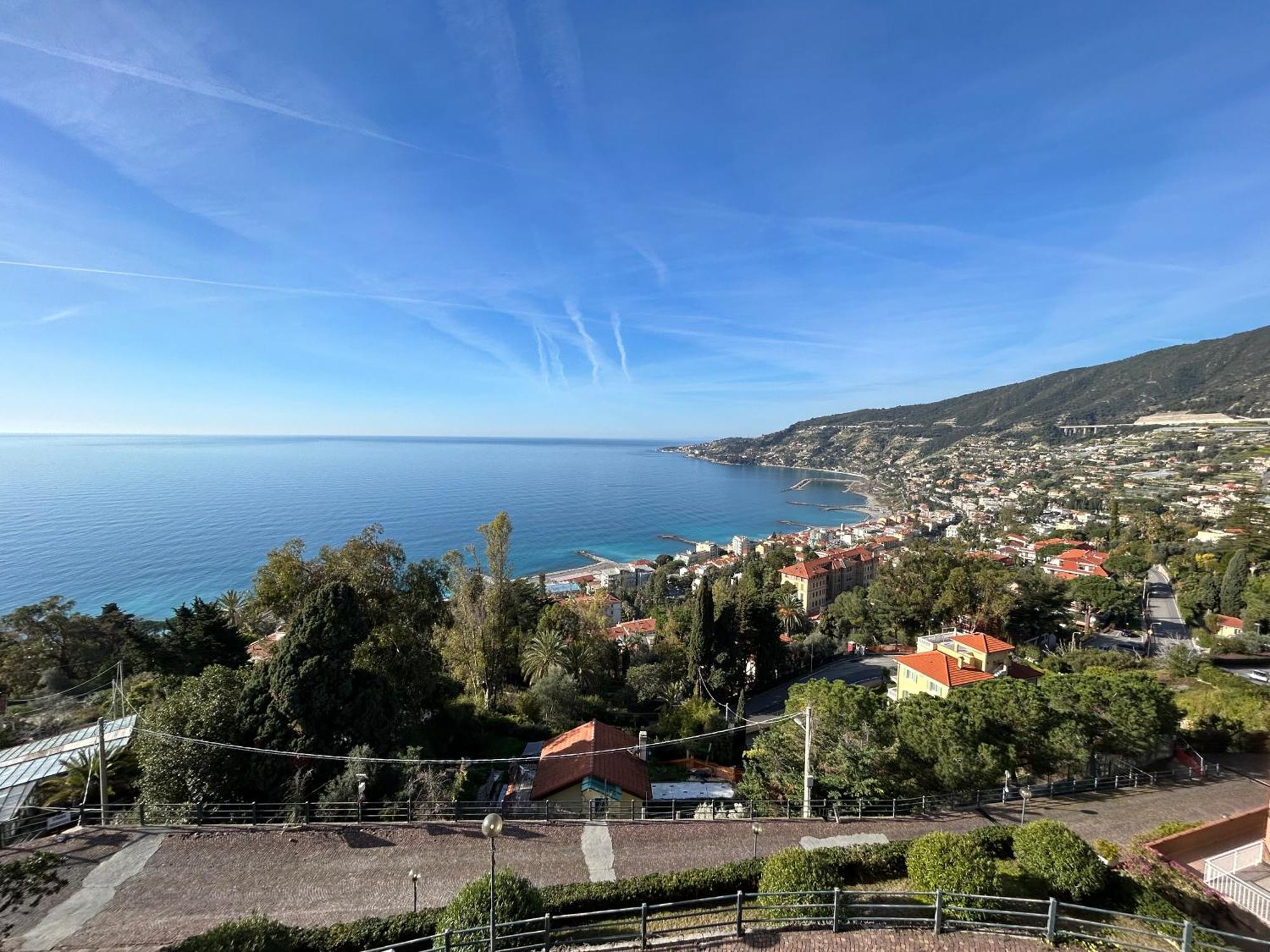 Simo'S Home Ospedaletti Εξωτερικό φωτογραφία